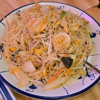 Chun Hong Kong Cafe - Xiamen stir-fried rice noodles - Chinese Near Me - Brooklyn, New York Chun Hong Kong Cafe - Xiamen stir-fried rice noodles - Chinese Near Me - Brooklyn, New York