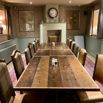 The Lion Wendlebury - Private bookable room - British Near Me - Bicester, OXF