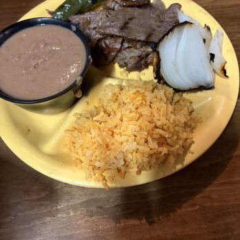 El Pollo Rey - 1 lb Carne Asada Combo - Mexican Near Me - Seaside, California El Pollo Rey - 1 lb Carne Asada Combo - Mexican Near Me - Seaside, California
