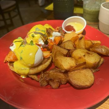 Cafe on 27 - Lobster Benedict - Breakfast & Brunch Near Me - Topanga, California Cafe on 27 - Lobster Benedict - Breakfast & Brunch Near Me - Topanga, California