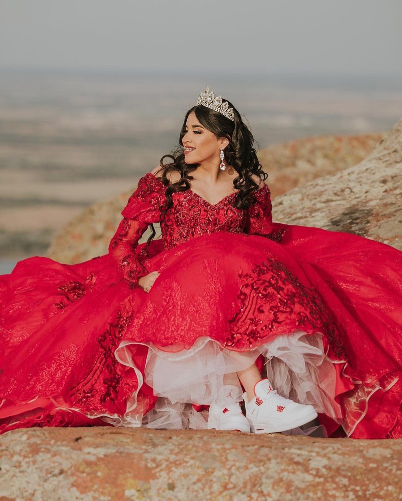 Elegancia Formal Wear