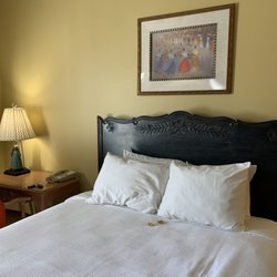 JH Adams Inn | Trademark Collection by Wyndham - Queen bedroom