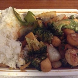 Shrimp and scallop in garlic sauce w/white rice Shrimp and scallop in garlic sauce w/white rice