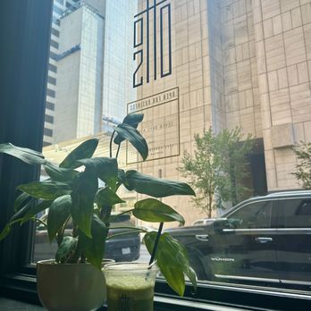 Otto's Coffee and Fine Foods - Banana Match Iced Latte! - Cafes Near Me - Dallas, Texas