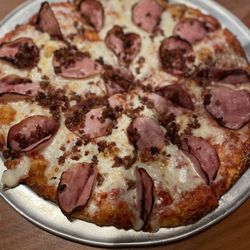 Toppers Pizza Place - Beautiful pizza