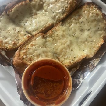 Villa Nova Ristorante - Garlic Bread with Cheese - Italian Near Me - Columbus, Ohio Villa Nova Ristorante - Garlic Bread with Cheese - Italian Near Me - Columbus, Ohio
