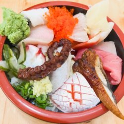 Hikari Sushi House - Chirashi don
