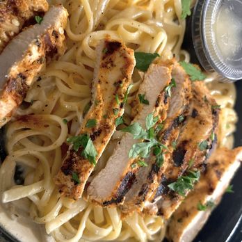 Fountain Grill - Blackened chicken Alfredo pasta - American Near Me - Ashburn, Virginia Fountain Grill - Blackened chicken Alfredo pasta - American Near Me - Ashburn, Virginia