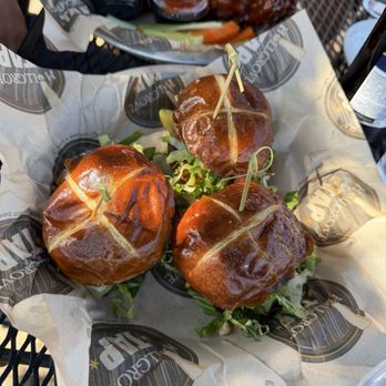 Hillgrove Tap - Sports Bars Near Me - Western Springs, Illinois