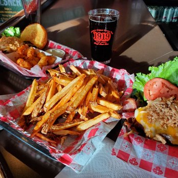 Brews Brothers Pub - Kentucky Burbon Classic burgers, French fries, cheese curds and 1919 root beer on tap!! - Burgers Near Me - Weston, Wisconsin