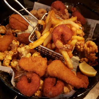 Mr. Crab Seafood and Bar - Seafood platter - Seafood Near Me - Bridgeport, Connecticut