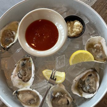 Dogtooth Bar & Grill - Fresh Raw Oysters - American Near Me - Wildwood, New Jersey