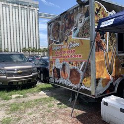 V n S Soulfood kitchen - Picture of the truck/background
