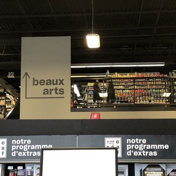 DeSerres - L'étage du haut dédié à la peinture et autre - Art Supplies Near Me - Montreal, Quebec