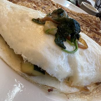 Grand Lux Cafe - Garden Omelette - American Near Me - Paramus, New Jersey