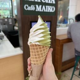 Mix matcha and vanilla Soft-Serve Mix matcha and vanilla Soft-Serve