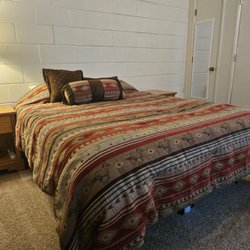 Rancho Sonoita Vacation Rental - Bunkhouse Queen bedroom