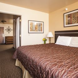 Cottonwood Inn & Suites - King Suite