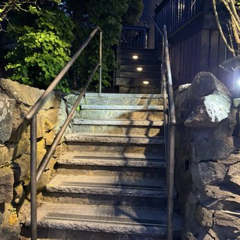 Sea Rose Suites - Stairs up from sidewalk - Hotels & Travel Near Me - Ogunquit, Maine Sea Rose Suites - Stairs up from sidewalk - Hotels & Travel Near Me - Ogunquit, Maine