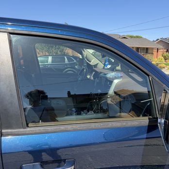Auto Glass Now - Dodge Ram 1900 passenger window replaced - Auto Glass Services Near Me - Hayward, California Auto Glass Now - Dodge Ram 1900 passenger window replaced - Auto Glass Services Near Me - Hayward, California