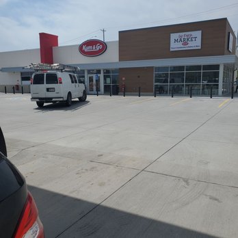 Kum & Go - a car parked in front of a store - Convenience Stores Near Me - Omaha, Nebraska Kum & Go - a car parked in front of a store - Convenience Stores Near Me - Omaha, Nebraska