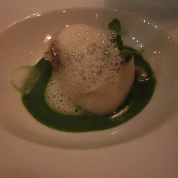 Frenchie - Scallops with parsley, pork belly, and radishes - French Near Me - Paris, 75