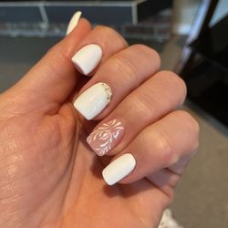 Binny Nail Salon