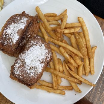 Sunny Side Solana - Monte Cristo sandwich - Breakfast & Brunch Near Me - Solana Beach, California Sunny Side Solana - Monte Cristo sandwich - Breakfast & Brunch Near Me - Solana Beach, California