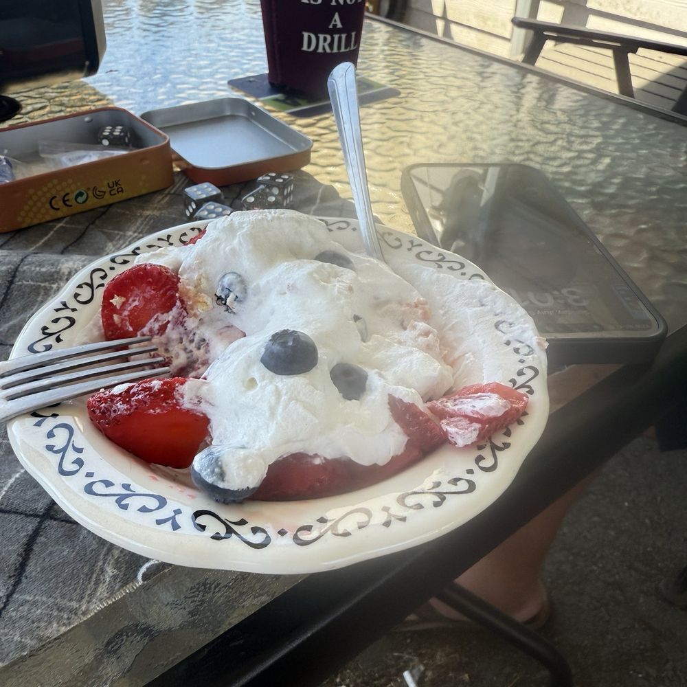 Evey's Cafe & Lounge - Goodness me!  Fresh strawberry shortcake - American Near Me - PE Ell, Washington