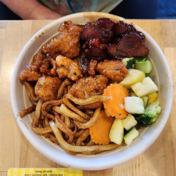 Bambuu Asian Eatery - $13.49 special: 4 Bowl w/drink: Udon noodles, mixed veggies, orange chicken, and Chinese NY style BBQ Pork. - Asian Fusion Near Me - Clermont, Florida