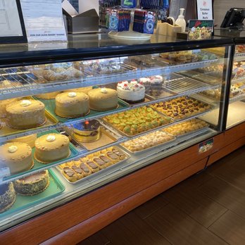 Liliha Bakery - Bakeries Near Me - Honolulu, Hawaii