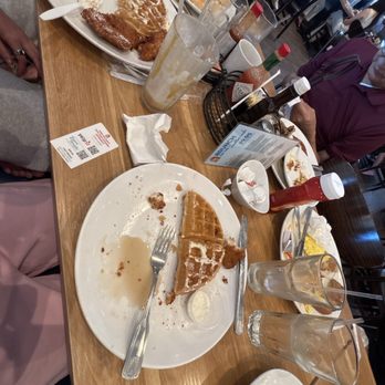 Broken Yolk Cafe - Chicken & Waffles - Breakfast & Brunch Near Me - Las Vegas, Nevada Broken Yolk Cafe - Chicken & Waffles - Breakfast & Brunch Near Me - Las Vegas, Nevada