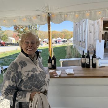 Gooseneck Vineyards - Wineries Near Me - North Kingstown, Rhode Island