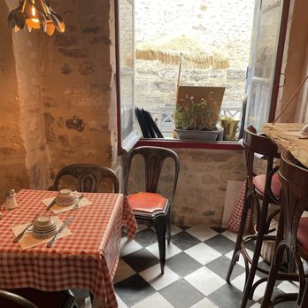 Le Tourmentin - Interior - Creperies Near Me - Senlis, 60
