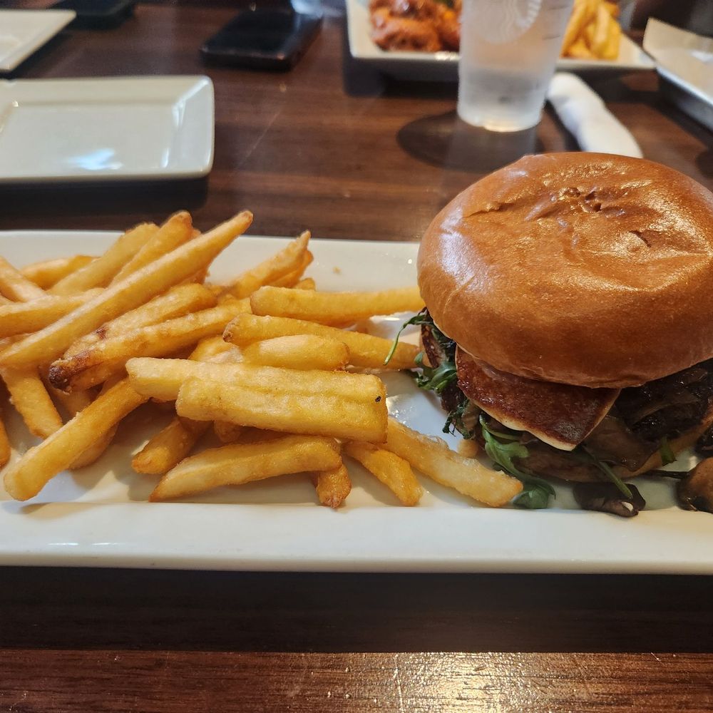Dave & Buster's Vaughan - Mushroom burger so juicy with bacon and all other goodies - American Near Me - Vaughan, Ontario