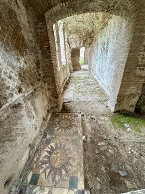 Hadrian's Villa by null