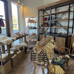 Avenu - Kids section