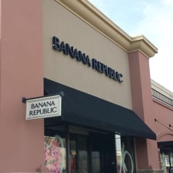 Banana Republic - Front of building
