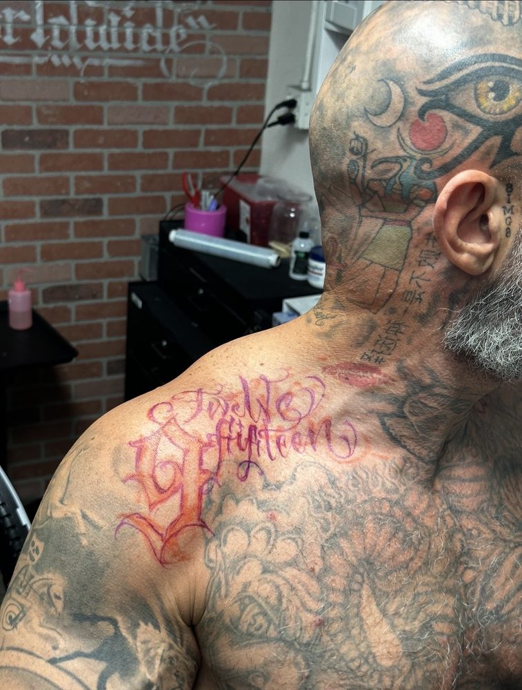 Truest Art Studio Logo