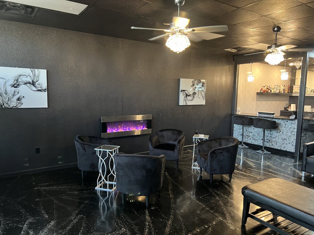 DIAMONDS HOOKAH AND CIGAR LOUNGE Updated August 2024 1103 W