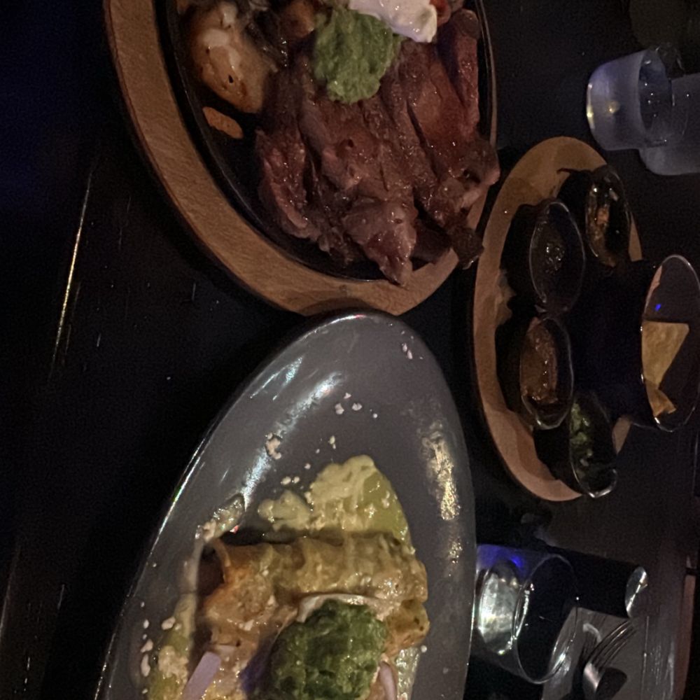 La Popular - Ribye fajitas and enchiladas blancas - Cocktail Bars Near Me - Claremont, California