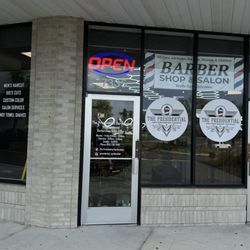 Presidential Barbershop Salon & Bar - Front of the barbershop