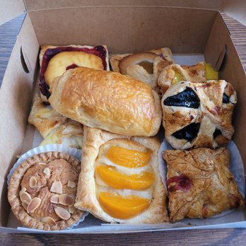 La Brioche French Bakery - Assortment of pastries - Bakeries Near Me - Vernon, Connecticut La Brioche French Bakery - Assortment of pastries - Bakeries Near Me - Vernon, Connecticut
