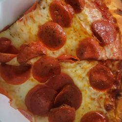Joey's Pizzeria - Good pepperoni slices