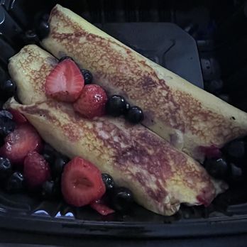 Mimi's Cafe - Mixed Berry Crepes - American Near Me - Elk Grove, California