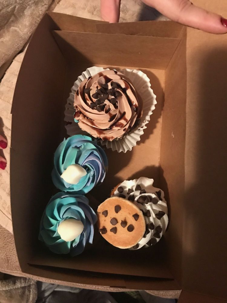 TIP TOP CAKE SHOP 11 Photos Desserts 601 Williams Ave, Easley, SC