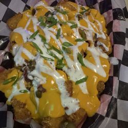 Fullerton Pub & Liquors - Loaded tots