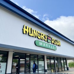 Hungry Asian Market - Outside in front