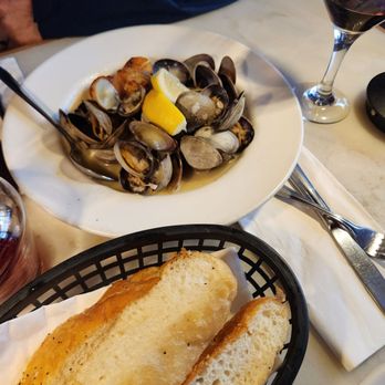 Pagliacci's - Victoria Island Clams - Seafood Near Me - Victoria, British Columbia Pagliacci's - Victoria Island Clams - Seafood Near Me - Victoria, British Columbia