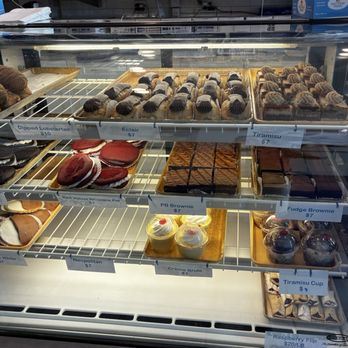 Mike's Pastry - Bakeries Near Me - Cambridge, Massachusetts Mike's Pastry - Bakeries Near Me - Cambridge, Massachusetts
